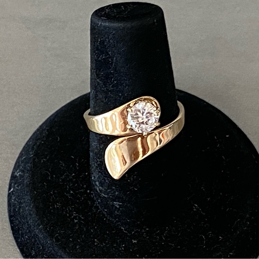 Pretty Goldtone Swirl Ring with Clear Cubic Zirconia